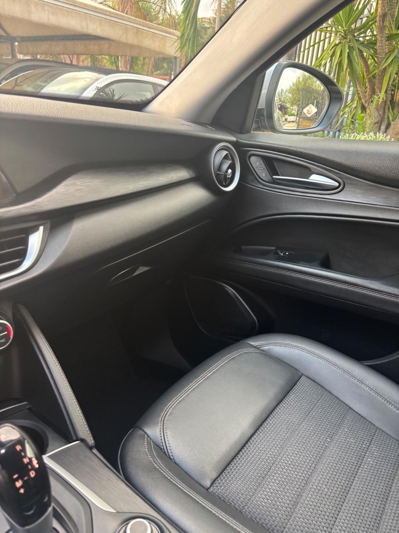 Alfa Romeo Stelvio 2.2 Turbodiesel 210 CV AT8 Q4 Super