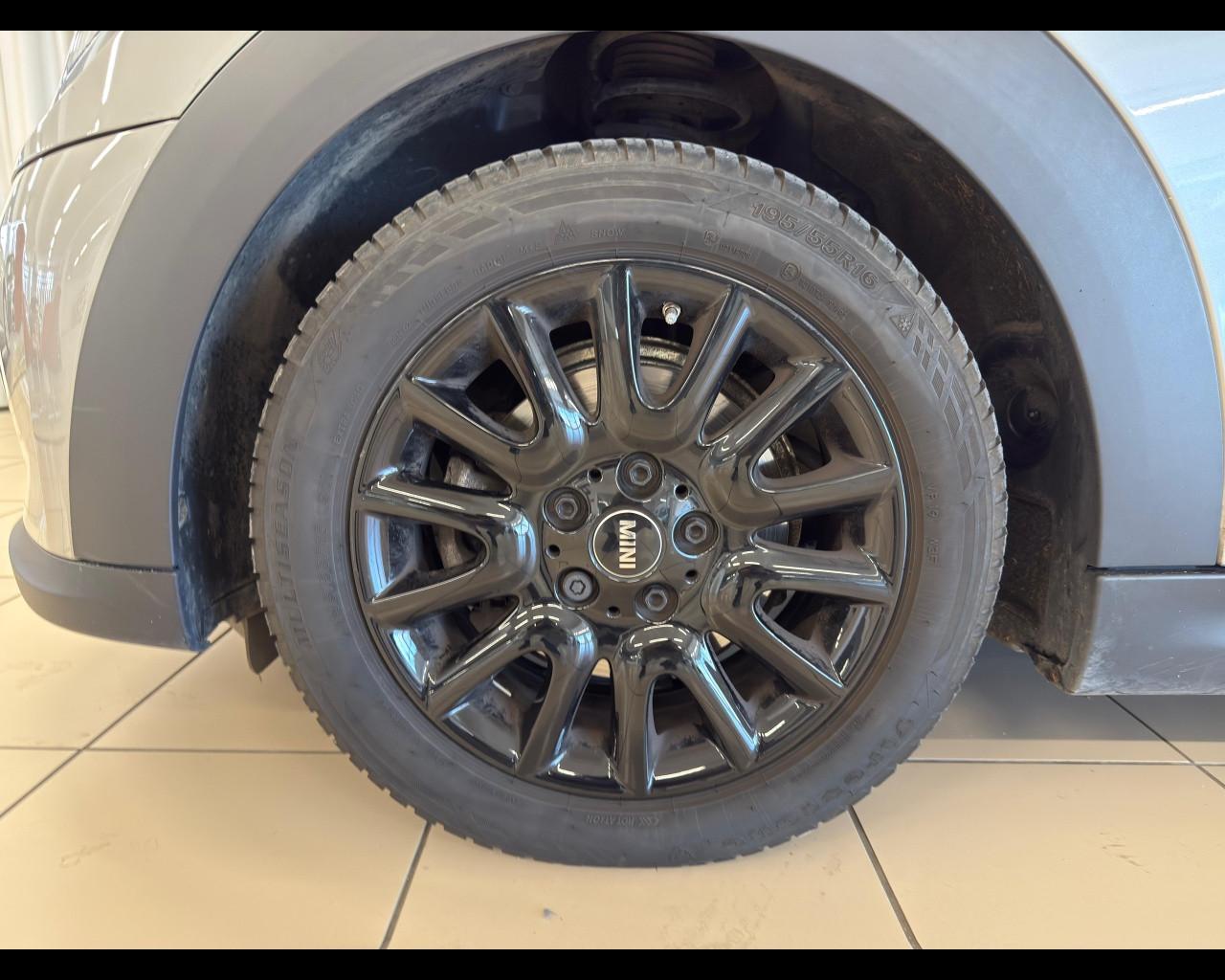 MINI Mini 4ª serie (F56) - Mini 1.5 Cooper Essential