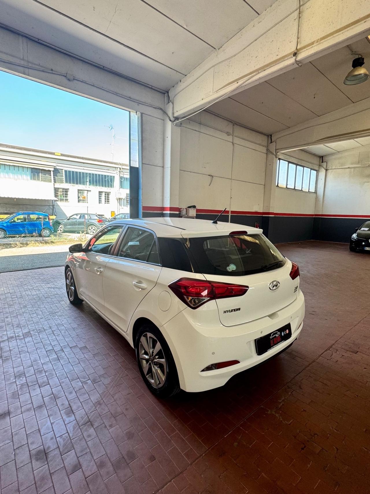 Hyundai i20 1.2 5 porte Econext Blackline