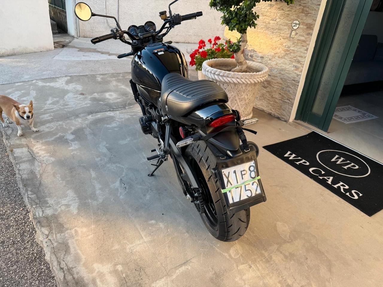 Kawasaki Z 900 RS Black ball edition