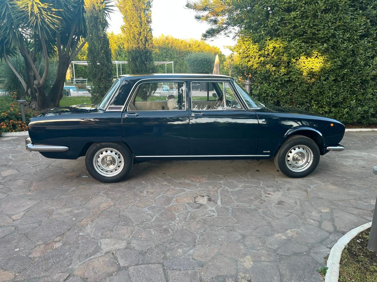 Alfa Romeo 2000 berlina