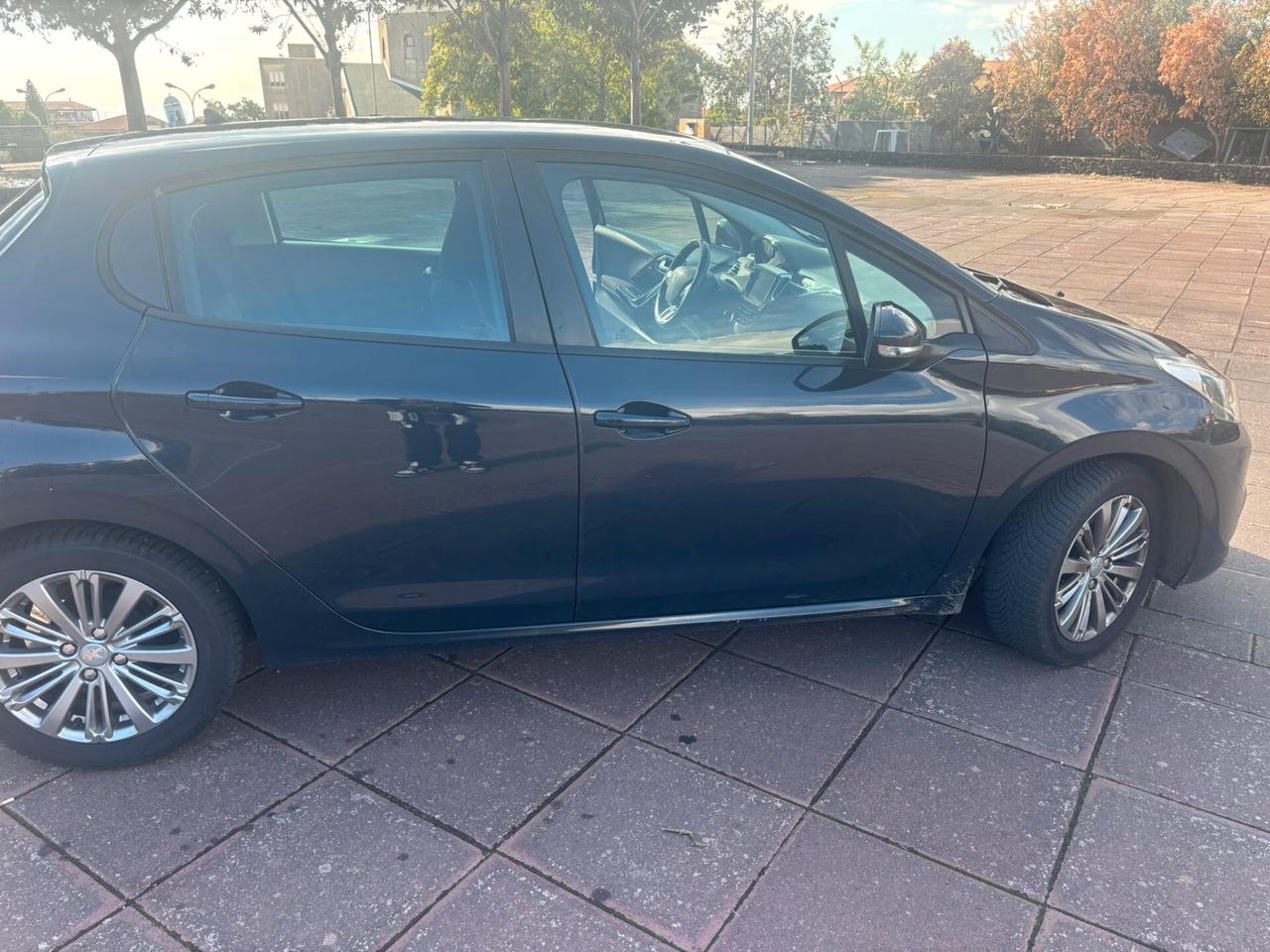 Peugeot 208 PureTech 82 5 porte Allure