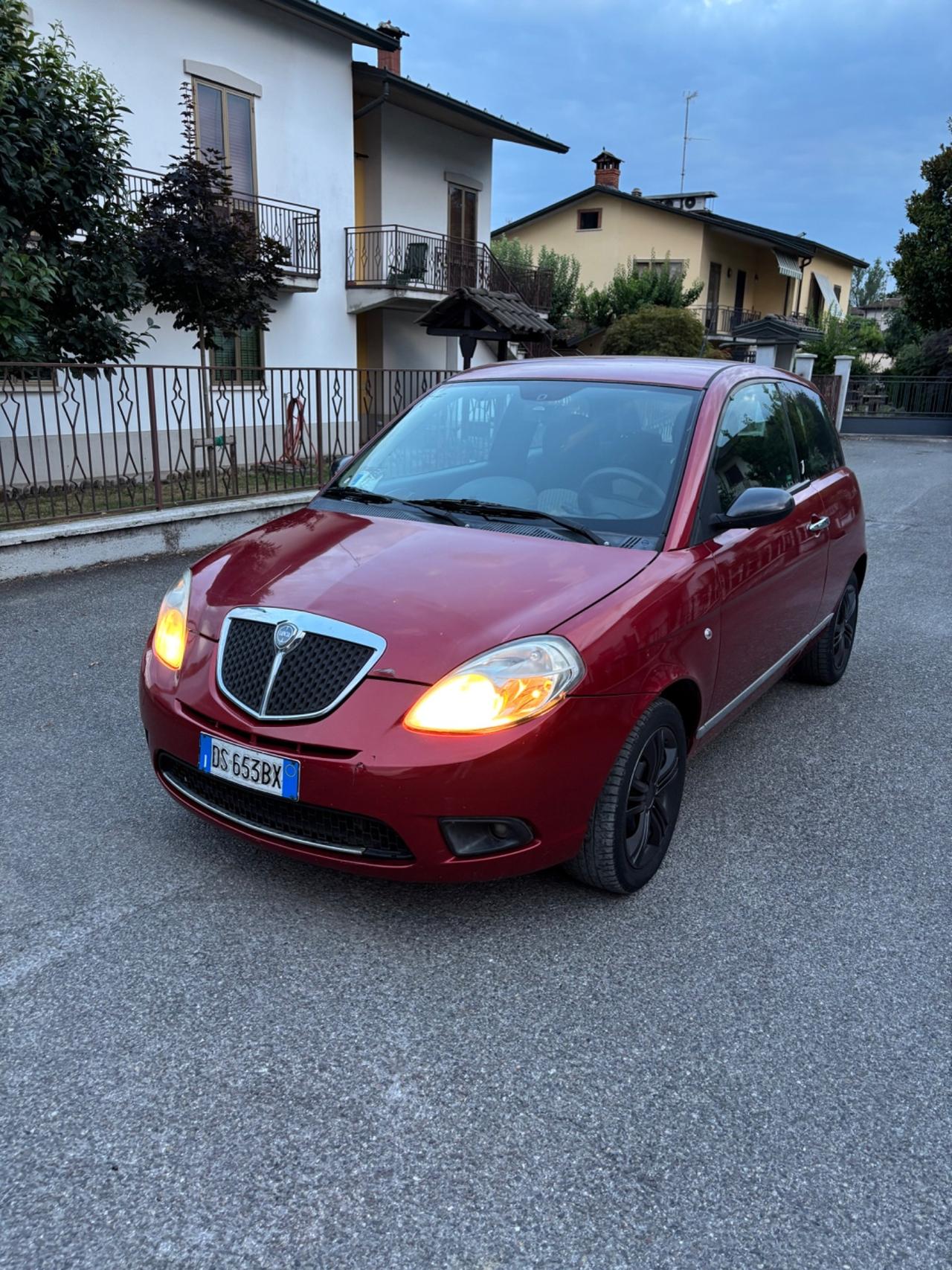 Lancia Ypsilon 1.3 MJT 75 CV E-Collection