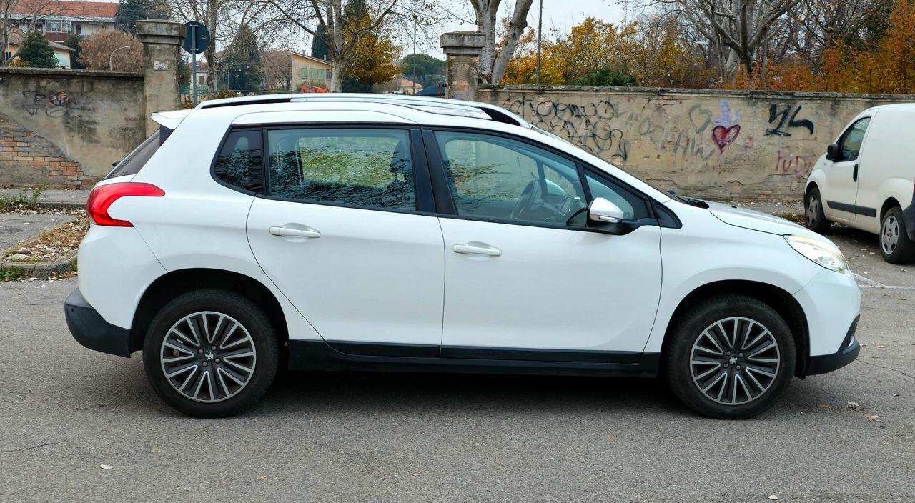 Suv PEUGEOT 2008 EURO 6B OK NEOPATENTATI GARANZIA 12 MESI