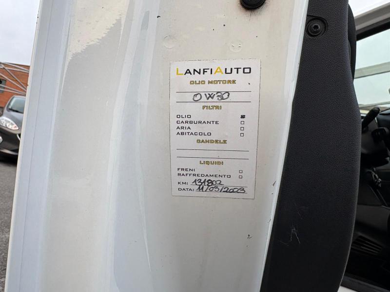 PEUGEOT 208 1.6 DIESEL 75 CV ADATTA NEOPATENTATI