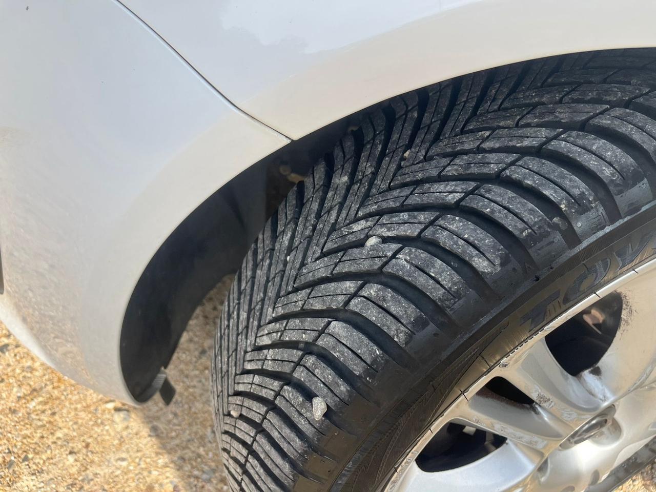 Opel Corsa 1.4 Benzina - Neopatentati