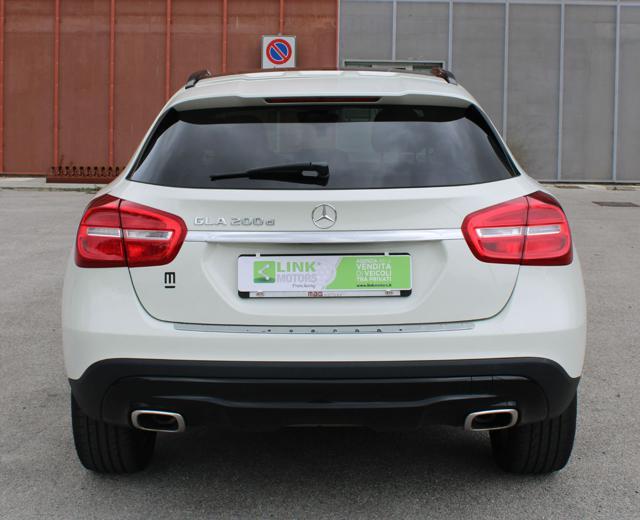 MERCEDES-BENZ GLA 200 d Automatic Premium