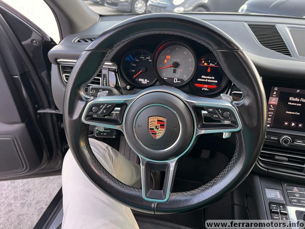 Porsche Macan 3.0 S tetto iva esposta