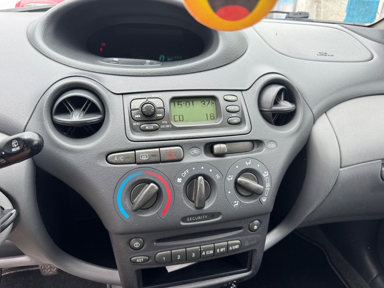 Toyota Yaris 1.0i 16V cat neopatentati 120000km