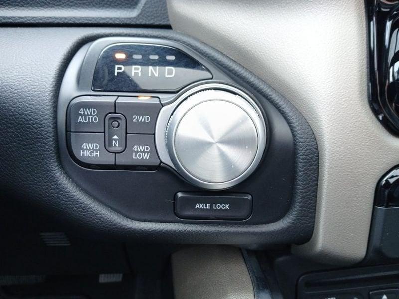 Dodge RAM 1500 5.7 V8 Laramie Night N1