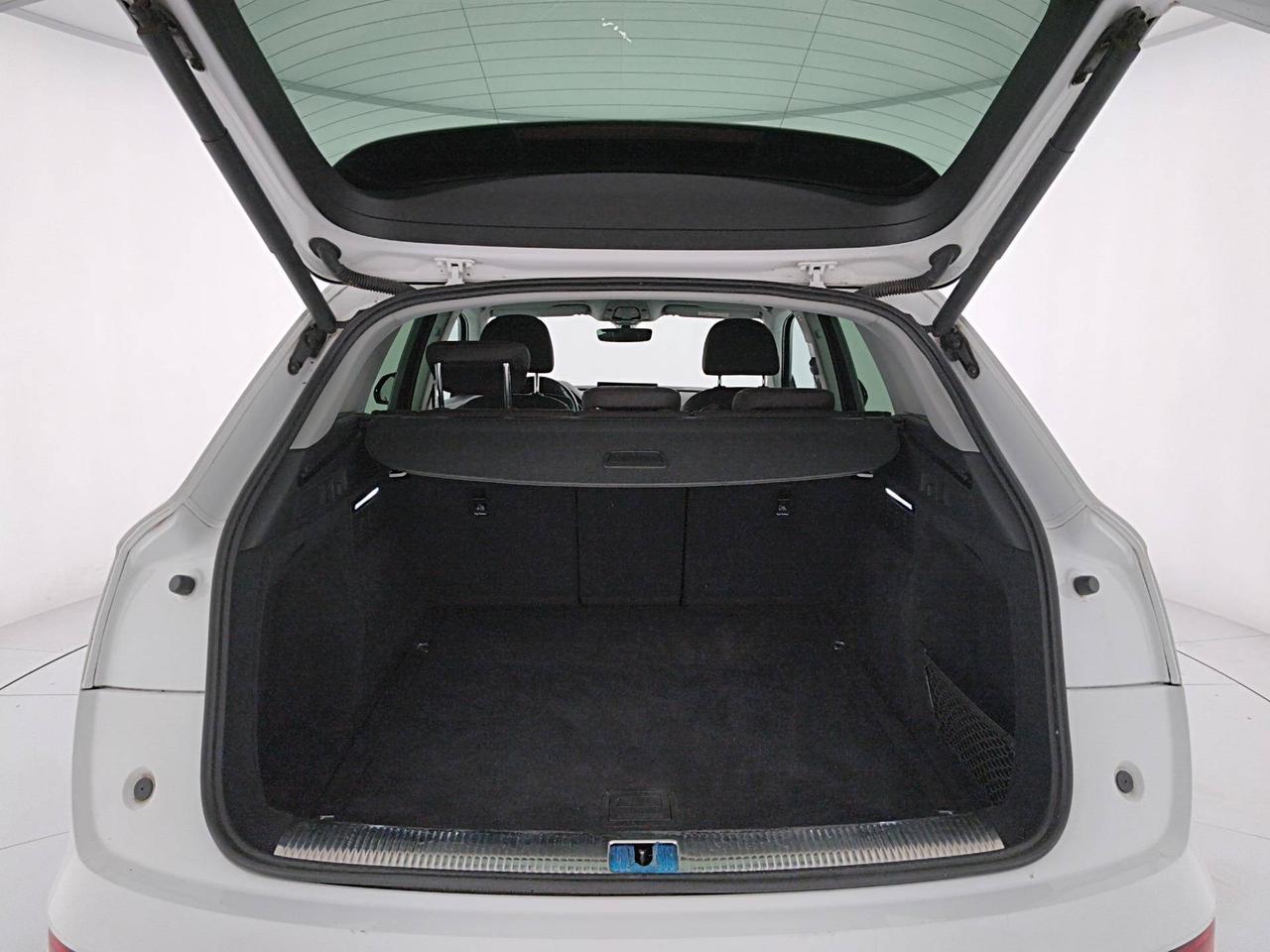 Audi Q5 40 2.0 tdi mhev 12V Business quattro