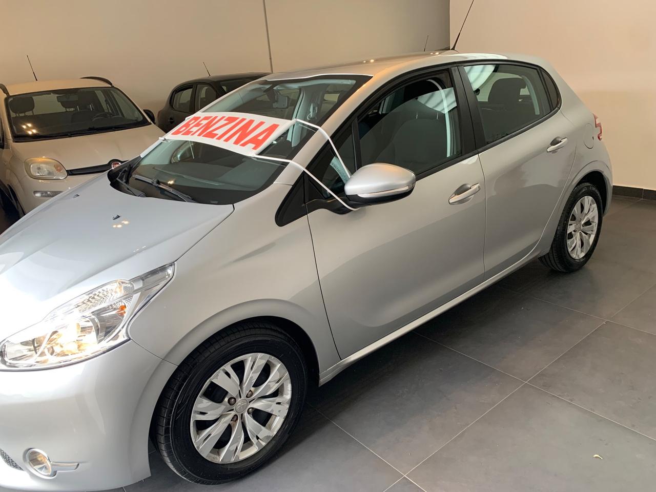 Peugeot 208 PureTech 82 5 porte Allure