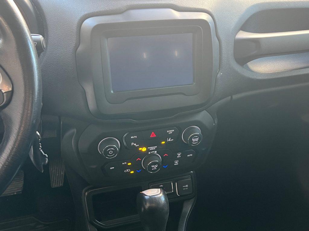 Jeep Renegade 1.6 Mjt DDCT 120 CV Limited da €199,00 mensili