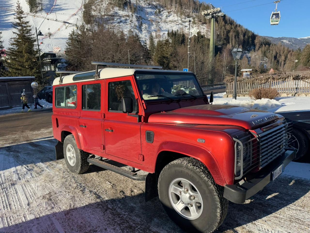 Land Rover Defender 110 2.4 TD4 Station Wagon SE