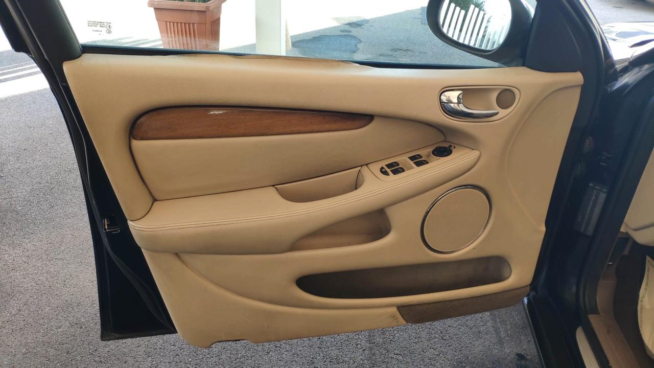 Jaguar X-Type 2.0 Diesel 130 CV