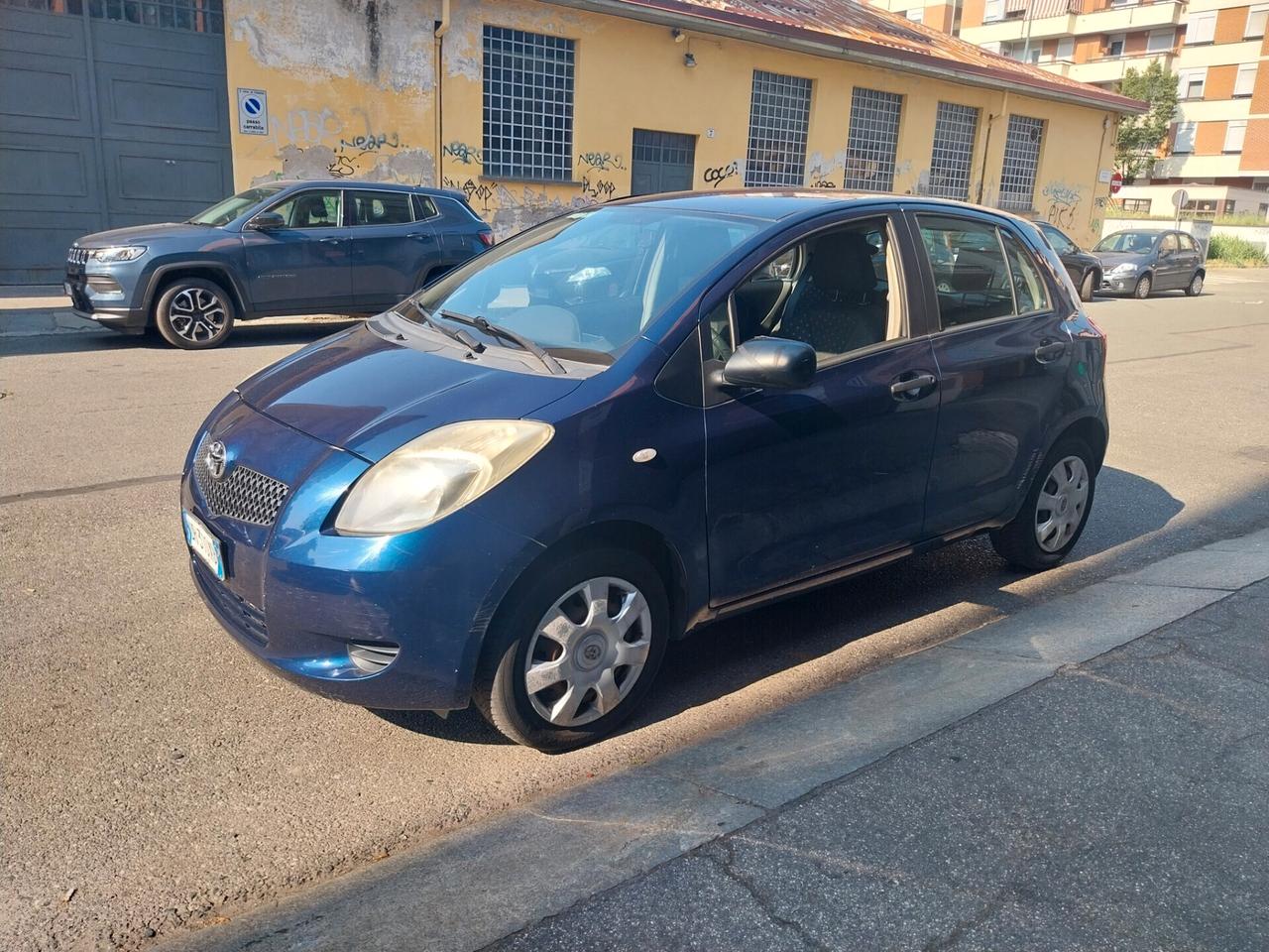 Toyota Yaris 1.0 5 porte