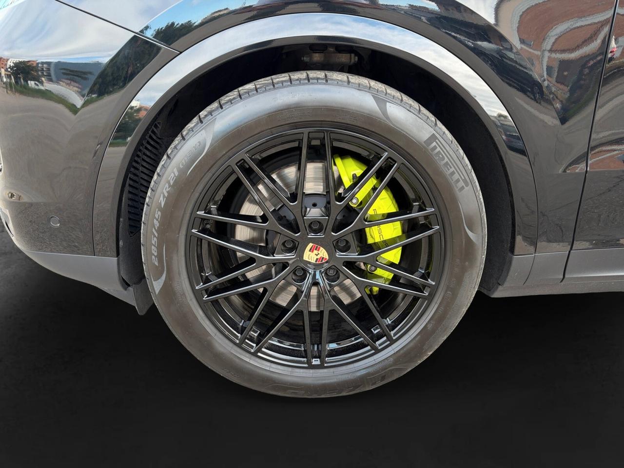 Porsche Cayenne Coupé 3.0 V6 E-Hybrid SUBENTRO LEASING