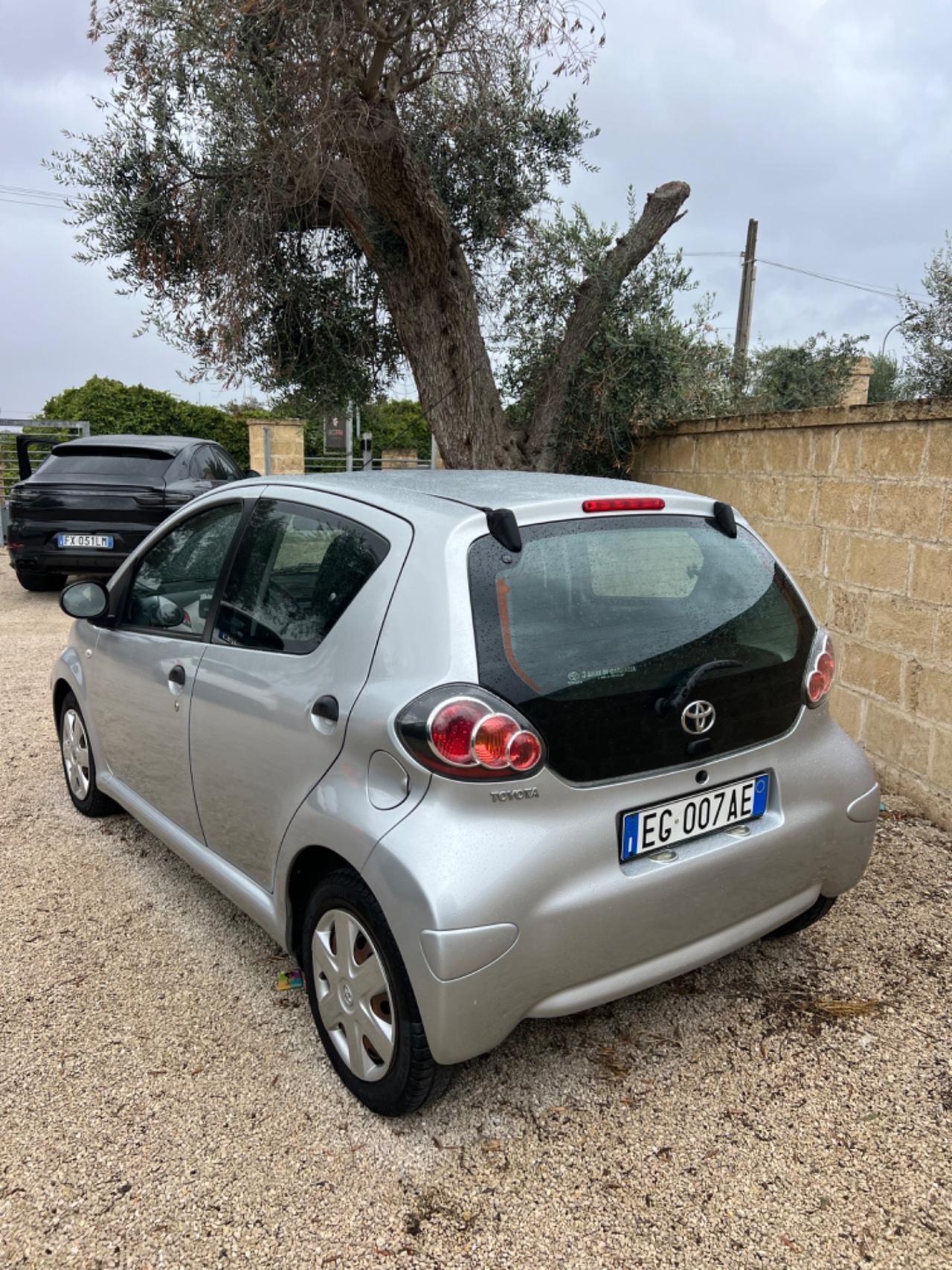 Toyota Aygo 1.0 12V VVT-i 5 porte Now Connect