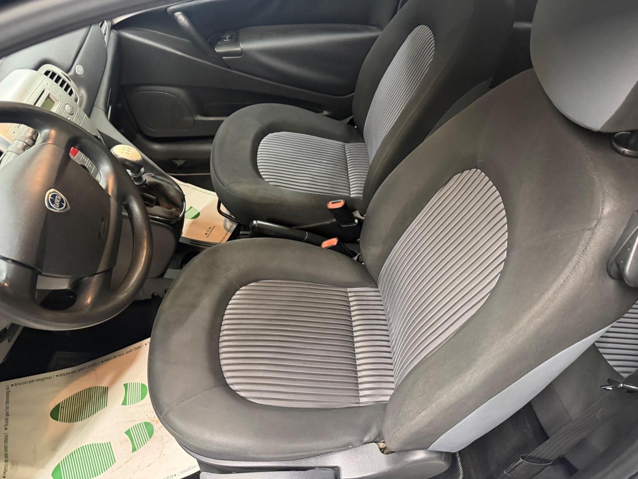 Lancia Ypsilon 1.2 Modamilano
