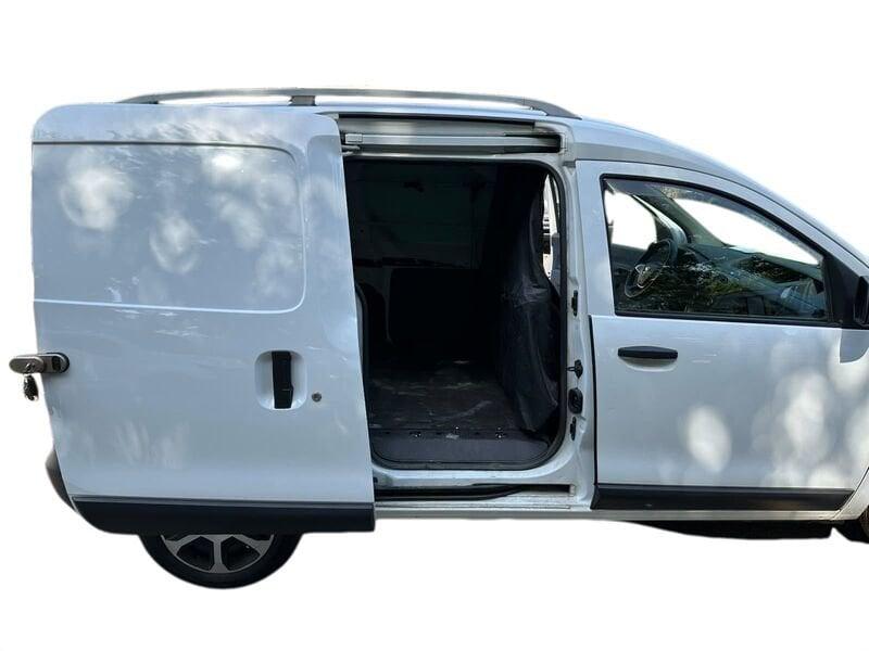 Dacia Dokker 1.6 sce. 110cv GPL “prezzo più 22%iva” tot € 10500