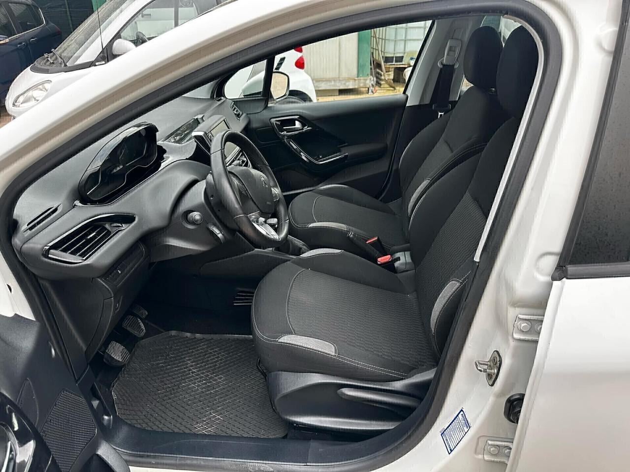 Peugeot 208 benzina 82 cv 5 porte Allure 2016