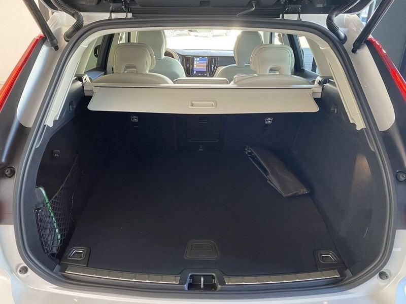 Volvo XC60 Recharge T6 253+145 CV AWD Plug-in Hybrid Automatica Recharge Ultra Dark