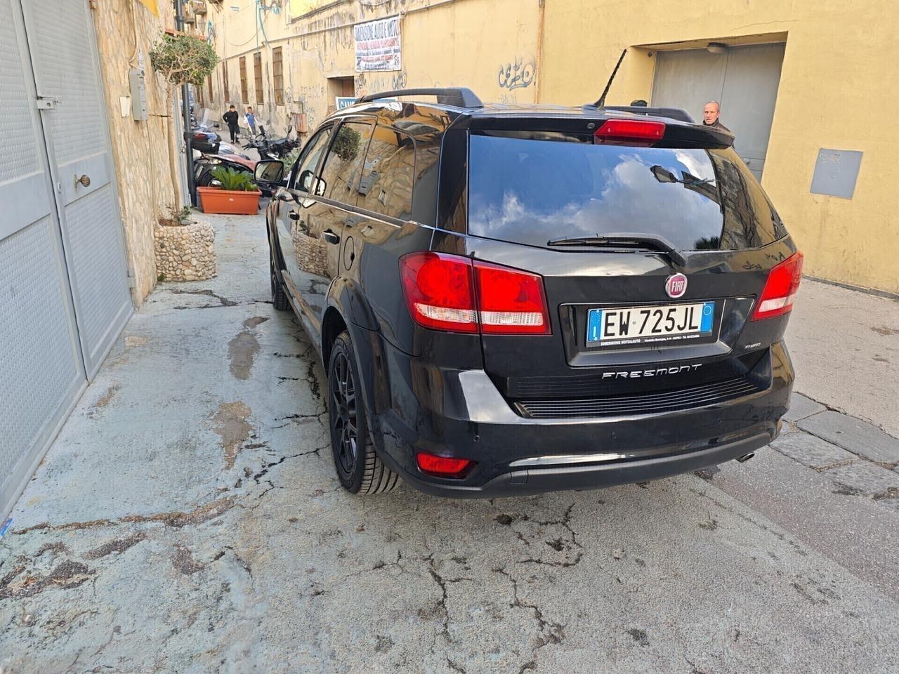 Fiat Freemont 2.0 Mjt 170 CV 4x4 aut. Black Code