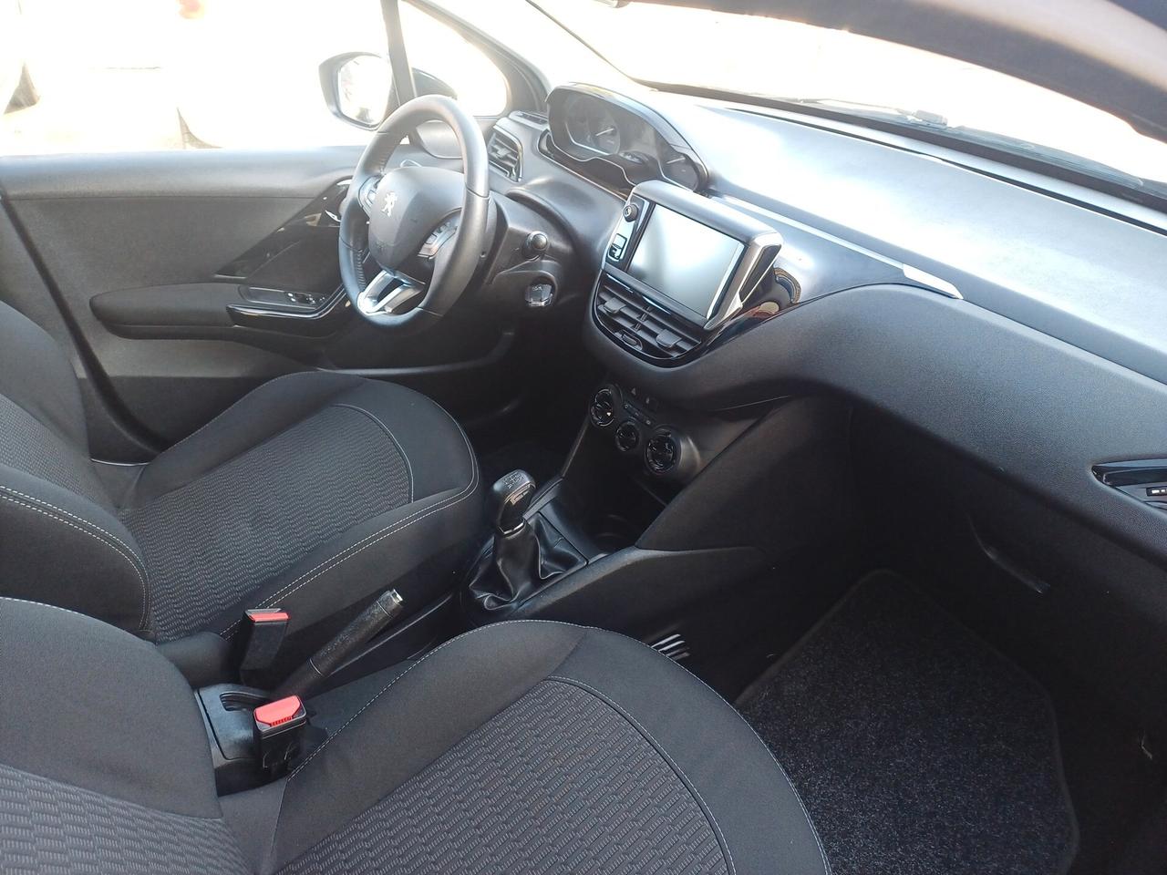 Peugeot 208 PureTech 82 5 porte Allure