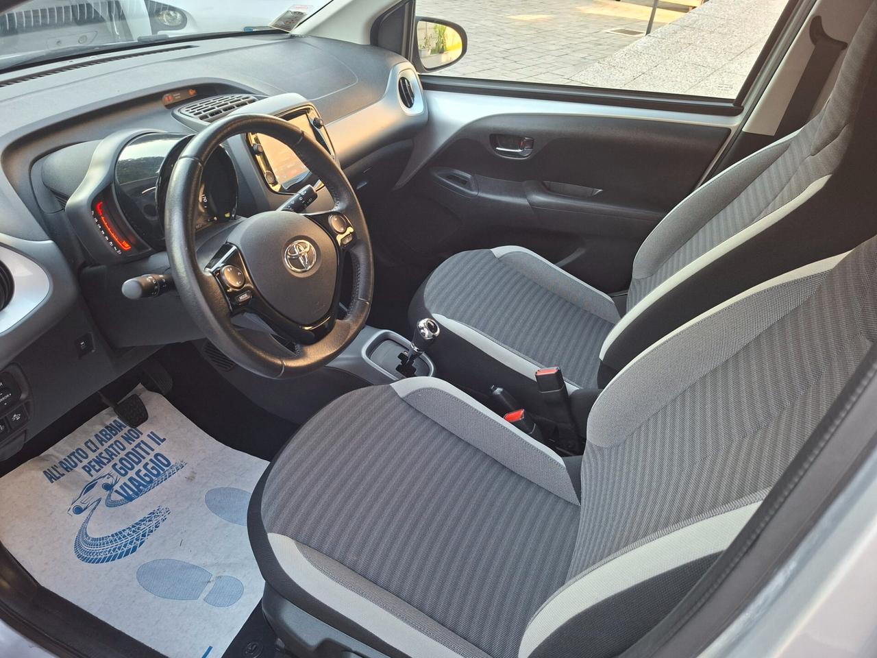 Toyota Aygo Connect 1.0 VVT-i 72 CV 5 porte x-cite MMT