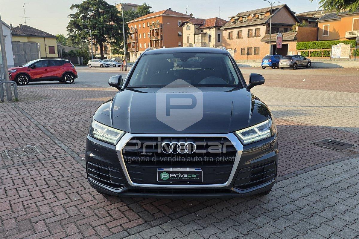 AUDI Q5 40 TDI quattro S tronic Business