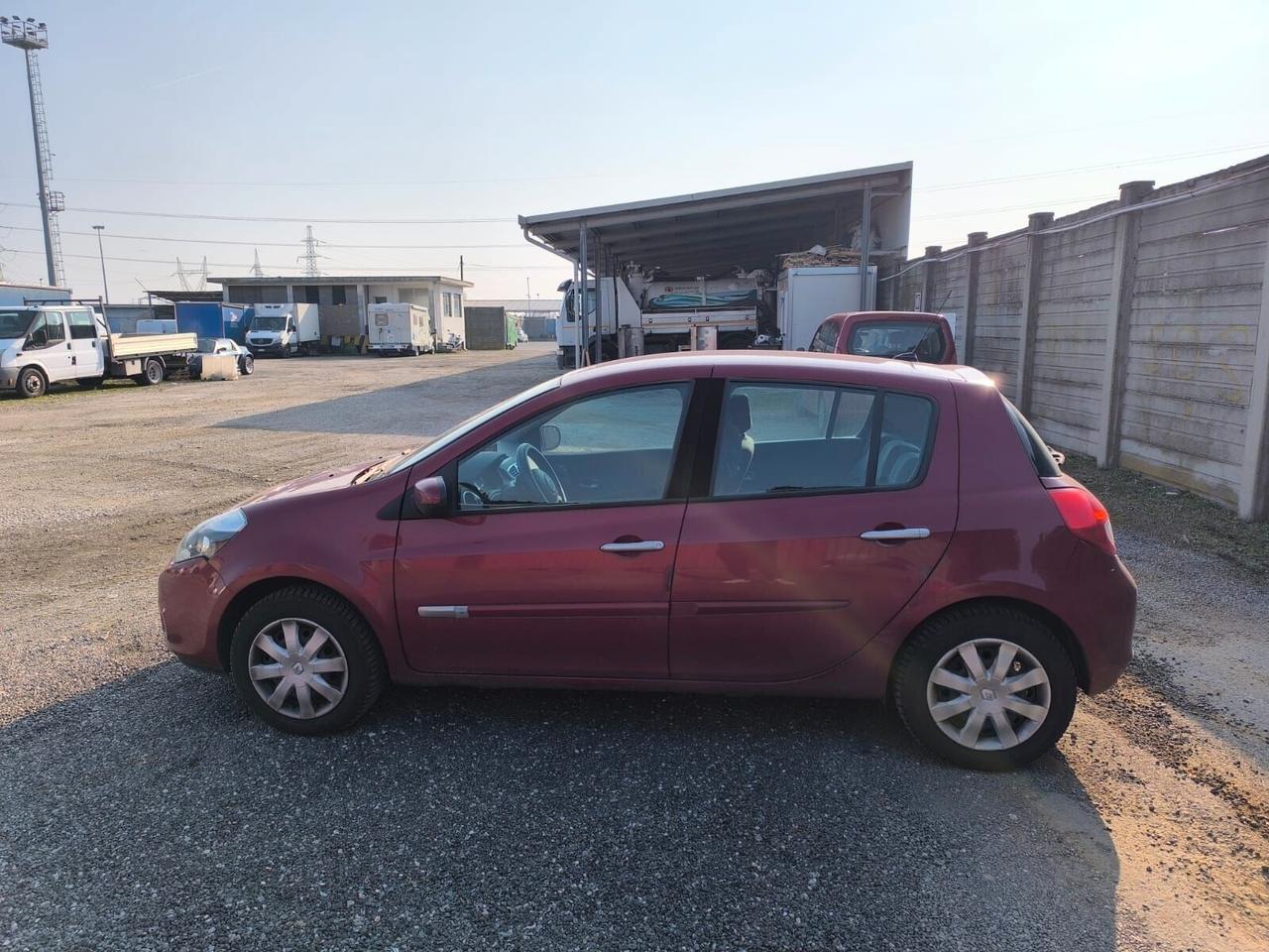 Renault Clio 1.2 16V 5 porte Dynamique