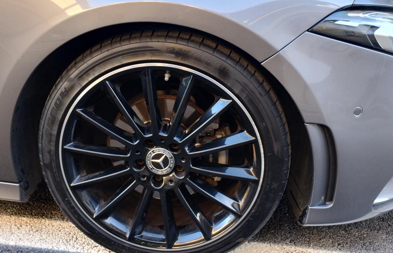 Mercedes-benz A 200 d Automatic Premium AMG LINE