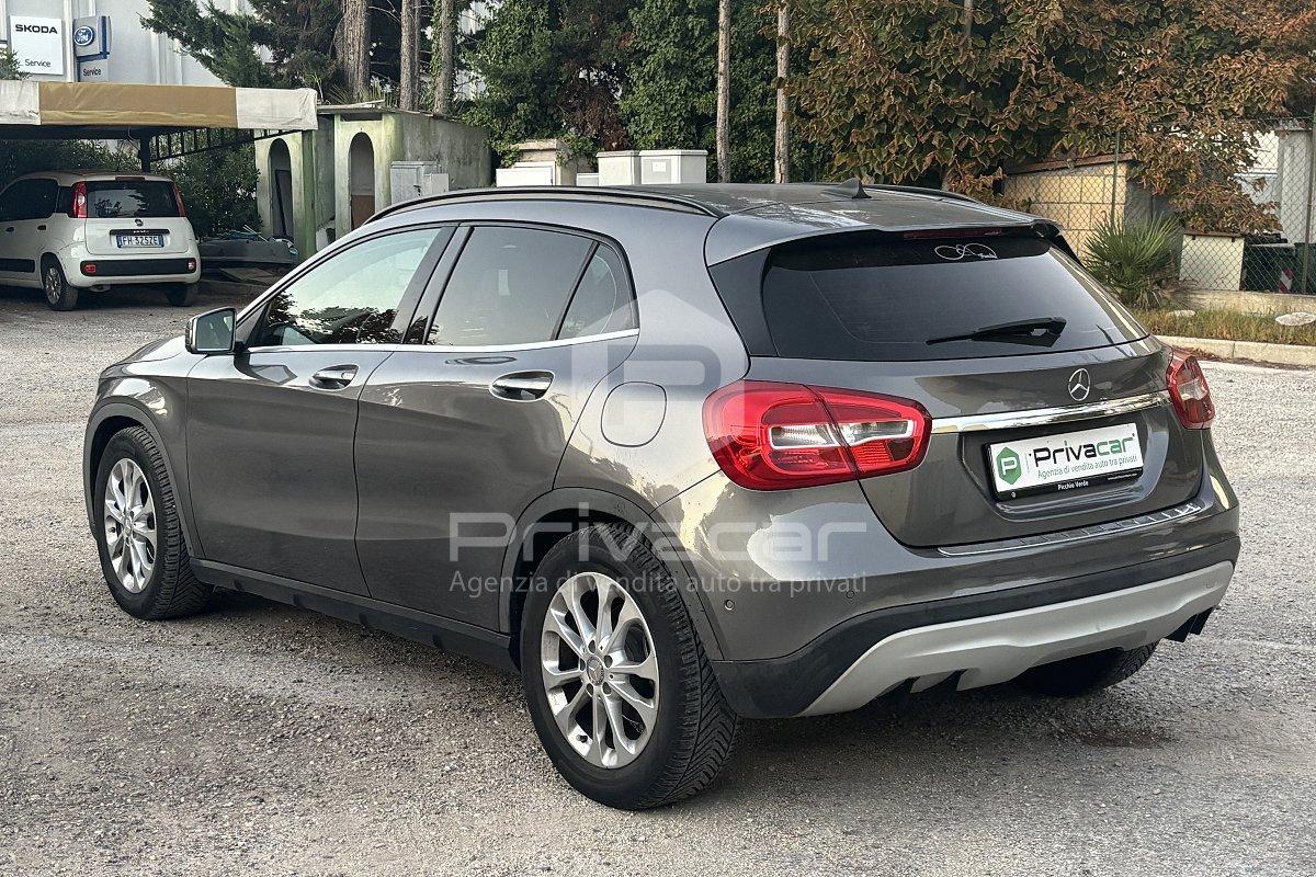 MERCEDES GLA 180 d Automatic Premium