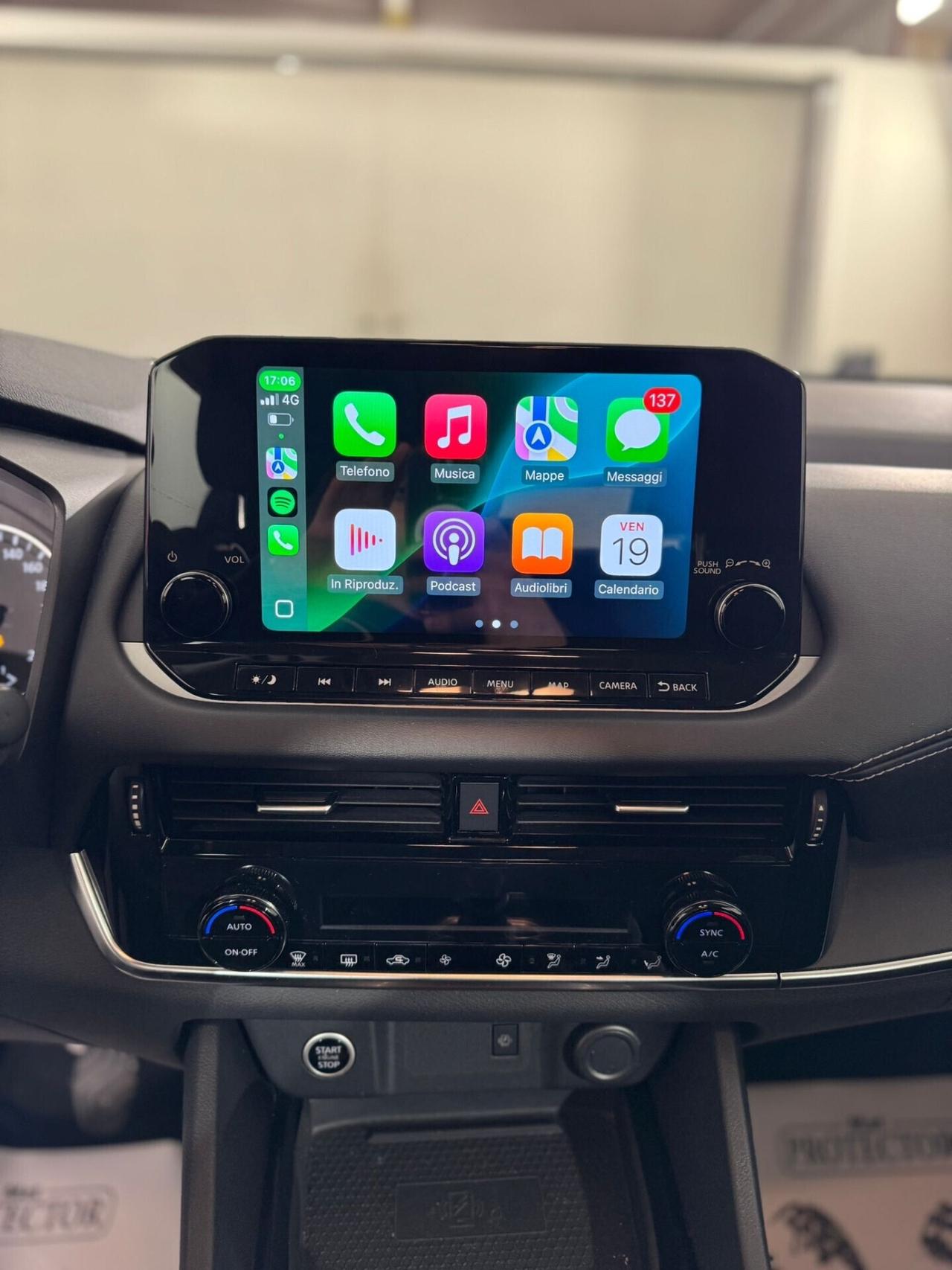Qashqai MHEV 140 CV * TELECAMERA 360°, CRUISE ADATTIVO, RICARICA TELEFONO WIRELESS E MOLTO ALTRO