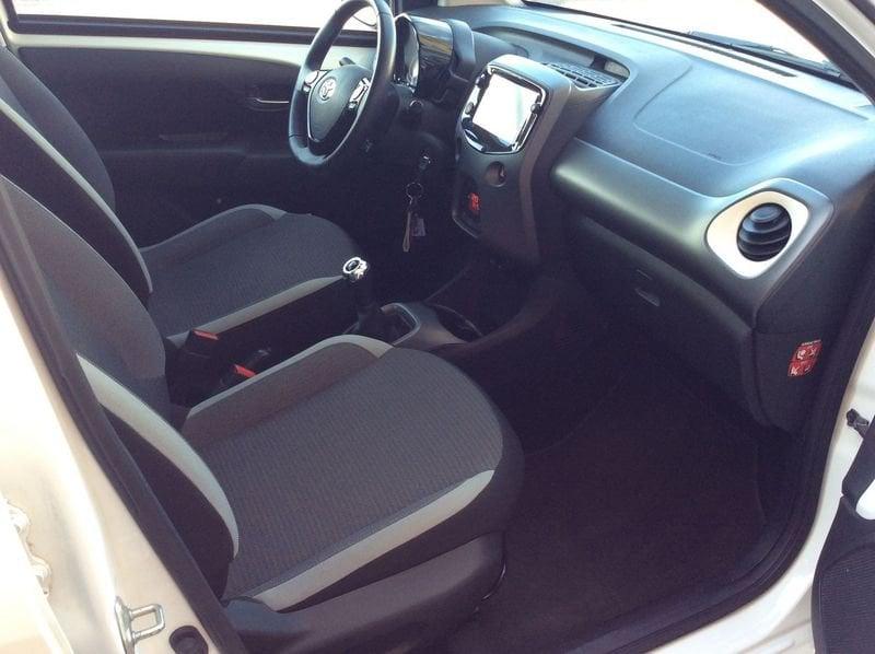 Toyota Aygo Aygo Connect 1.0 VVT-i 72 CV 5 porte x-play