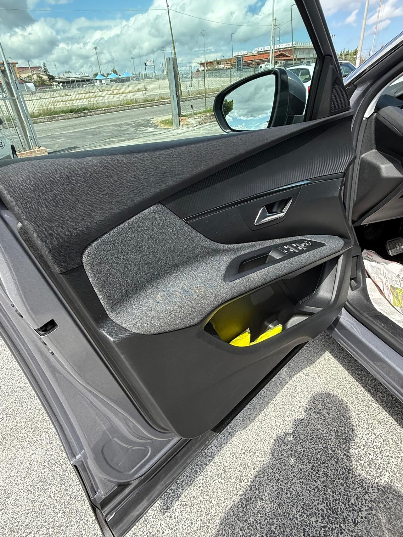 Peugeot 3008 BlueHDi 130 S&S EAT8 Allure