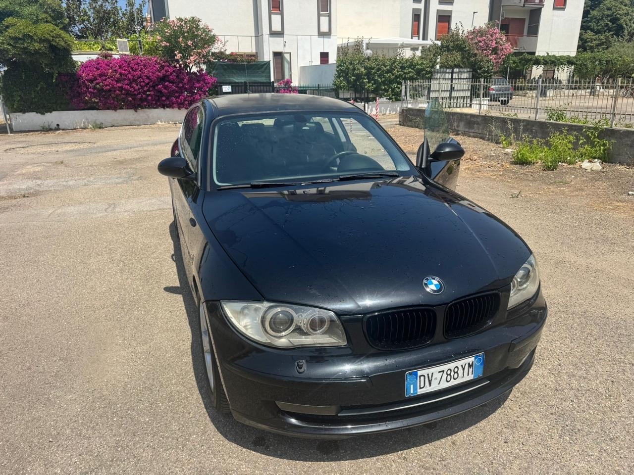 Bmw serie 1 RESTYLING 118 D 2009