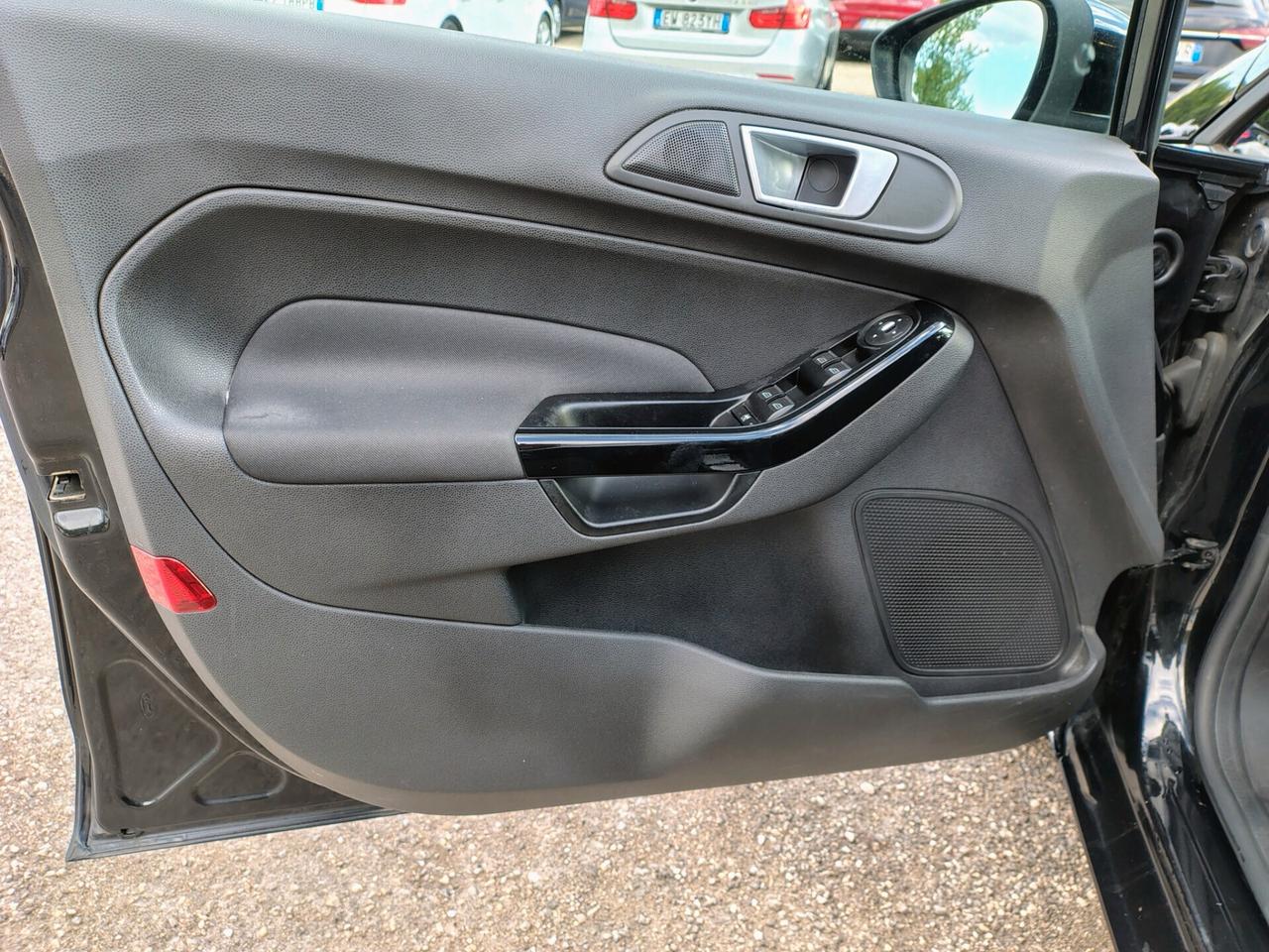 Ford Fiesta 1.5 TDCi 75CV 5 porte Titanium