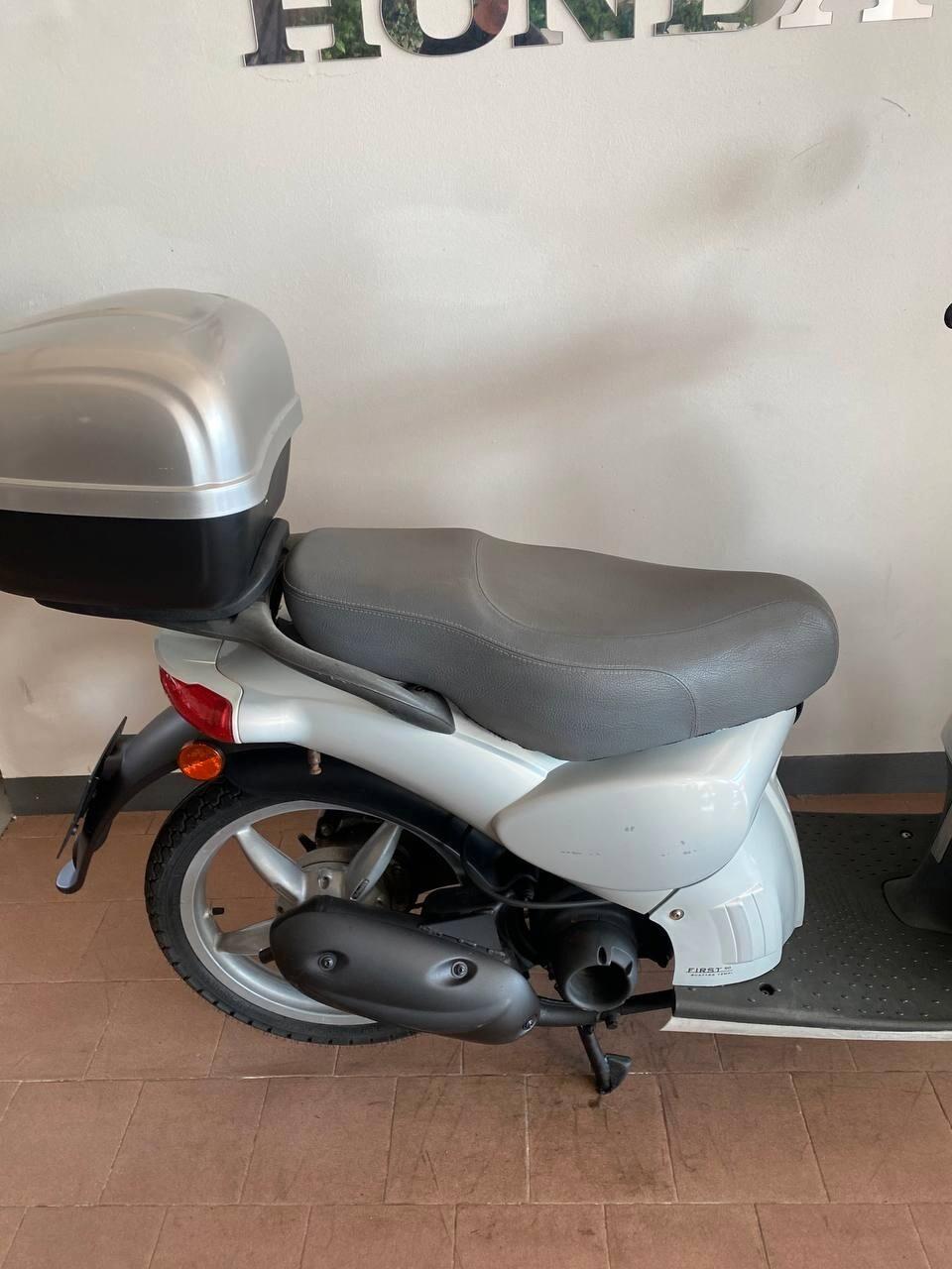 Aprilia Scarabeo 4t