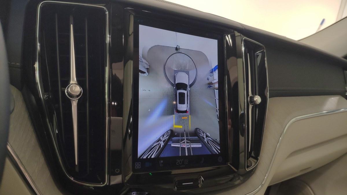 VOLVO Xc60 T8 Recharge Plug-In Hybrid Awd Aut. Ultimate Dark