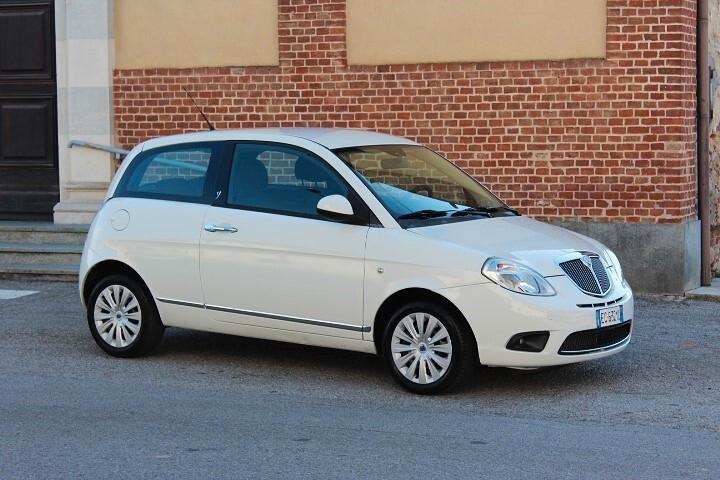 Lancia Ypsilon 1.3 MJT New Oro ESTETICA DA ESPOSIZIONE 5POSTI CLIMA CD USB AUX IN PNEUMATICI ALL SEASON