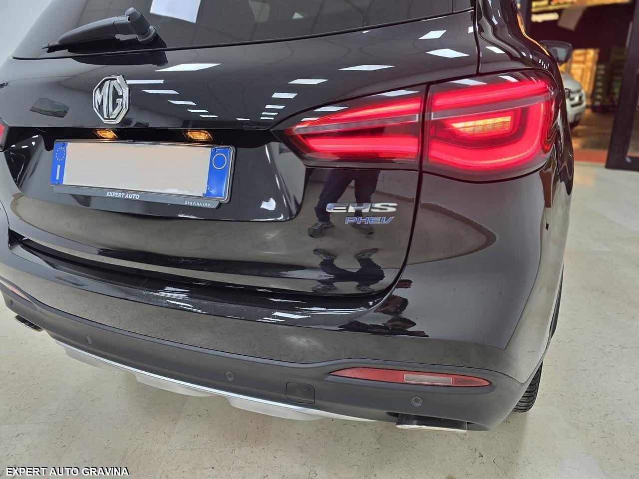 MG EHS PLUG-IN HYBRID LUXURY