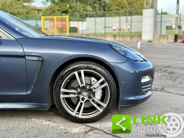 PORSCHE Panamera 4s