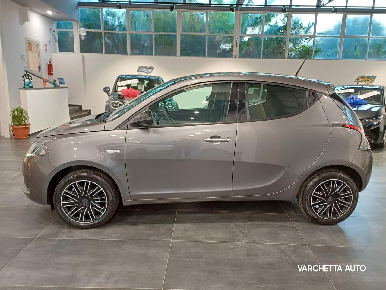 Lancia Ypsilon 1.0 FireFly 5 porte S&S Hybrid Gold Plus