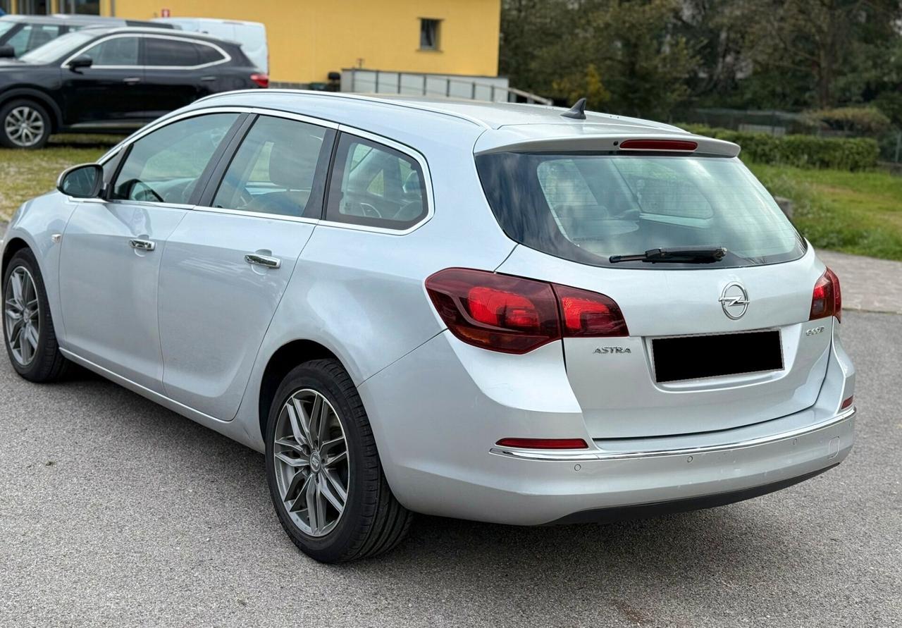 Opel Astra 2.0 CDTI 165CV Sports Tourer Cosmo
