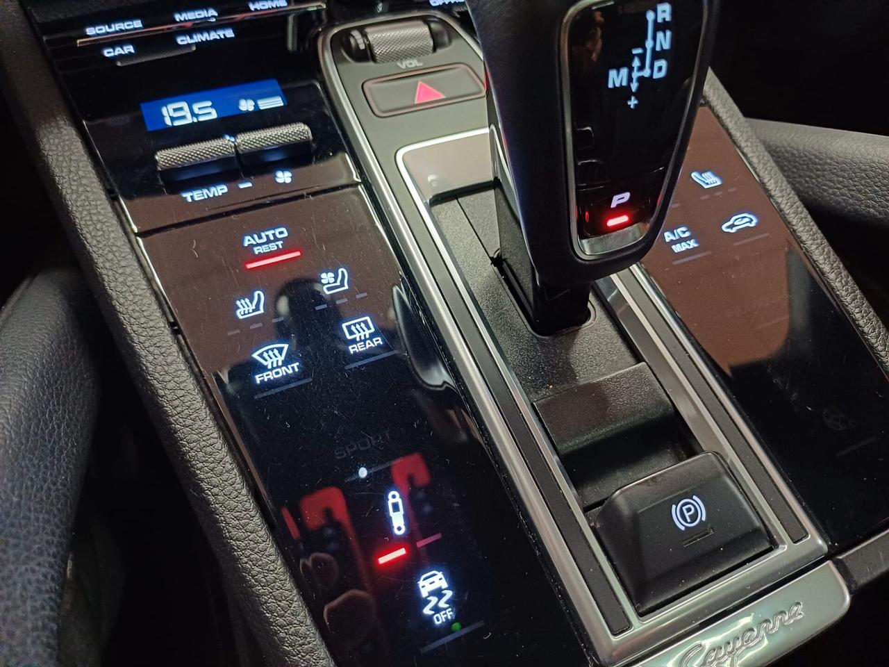 Porsche Cayenne 3.0 V6 Platinum Edition