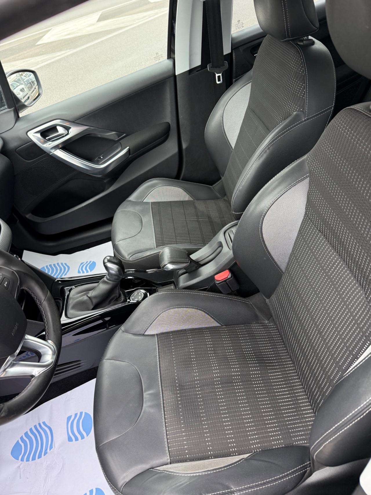 Peugeot 2008 BlueHDi 100 Allure