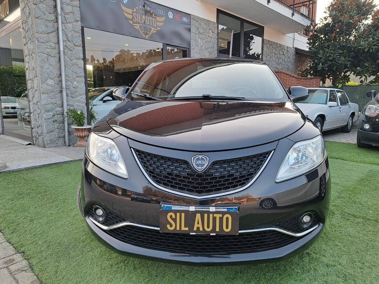 Lancia Ypsilon 1.2 BENZ 69 CV 5 porte Platinum /OK NEOPATENTATI /EURO6