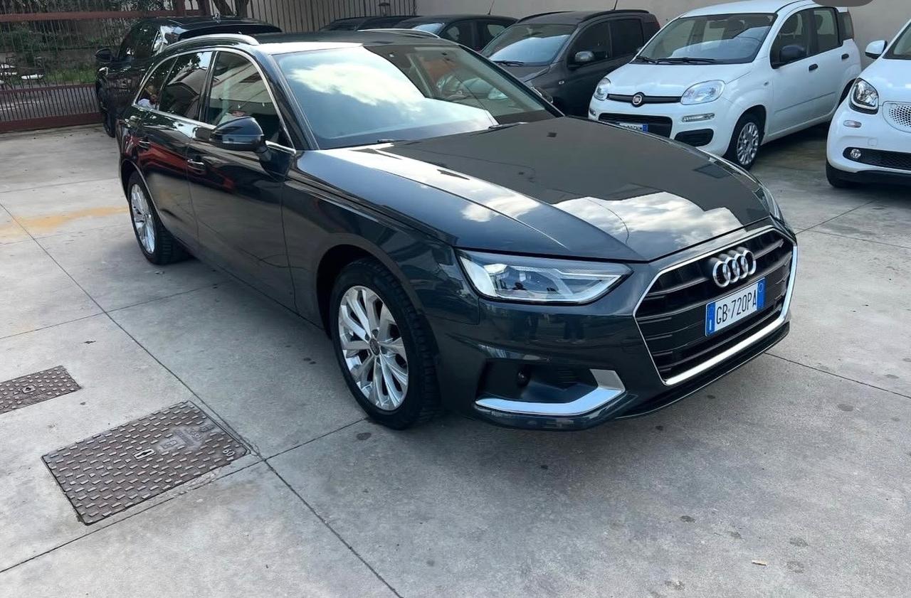 Audi A4 Avant 35 TDI S tronic Business Advanced PDC