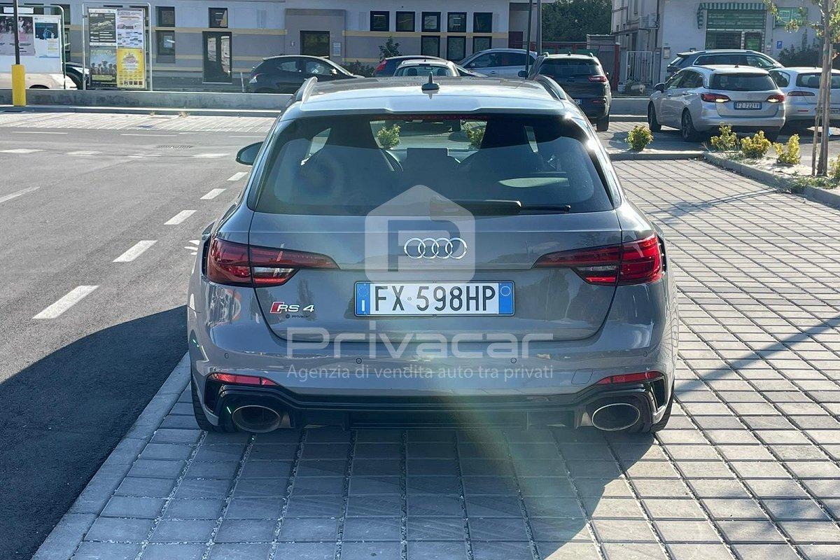 AUDI RS 4 Avant